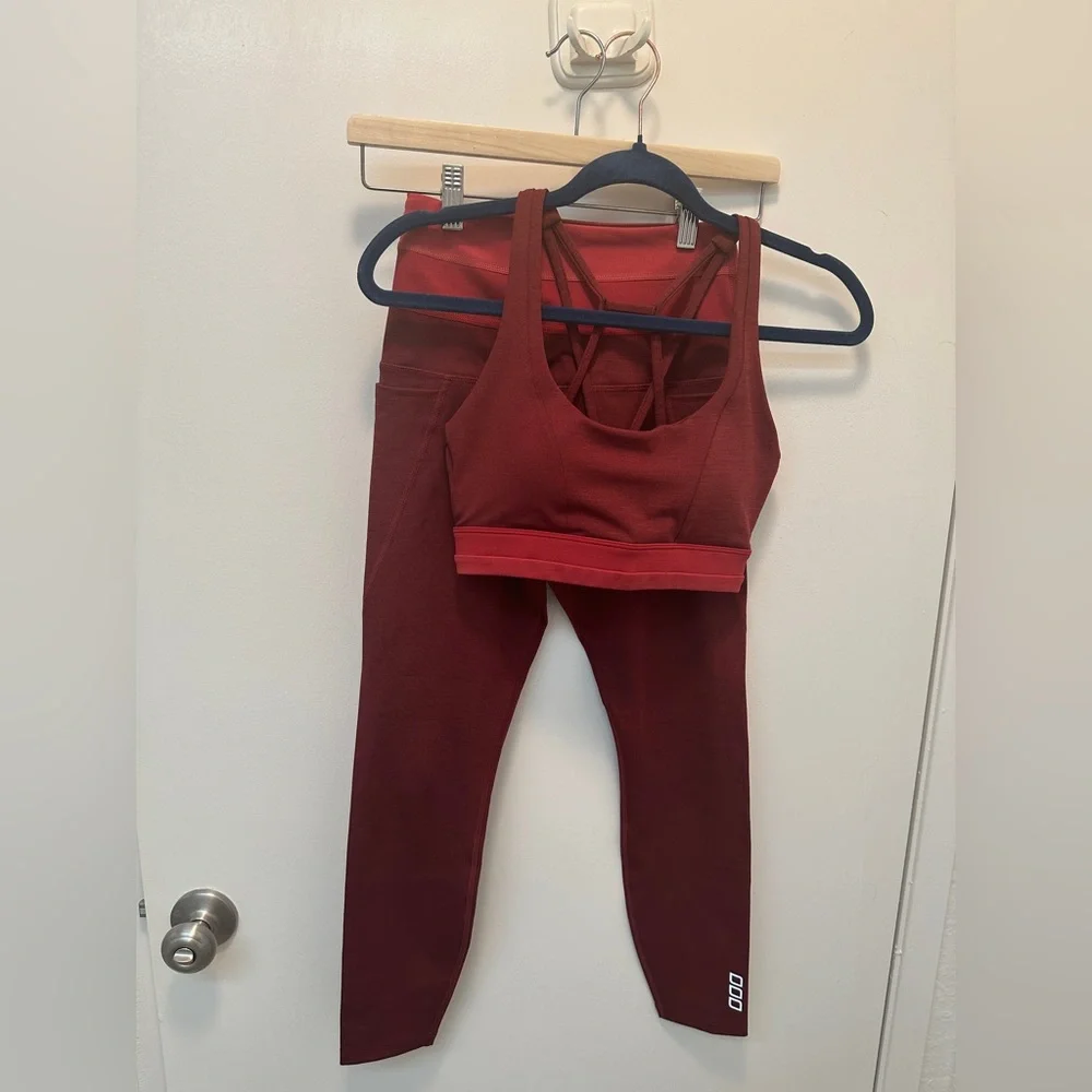 Lorna Jane Burgundy Red Crisscross Sports Bra & Leggings Set